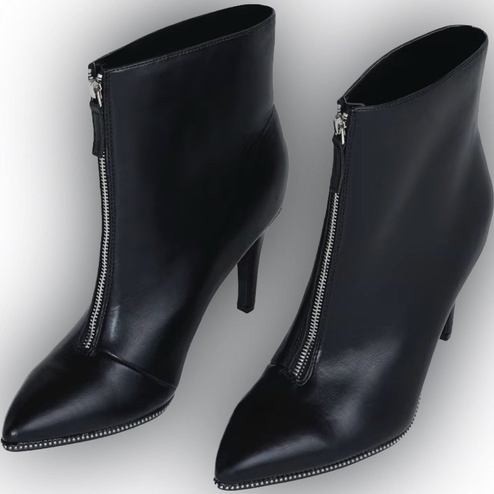 Wide bootie